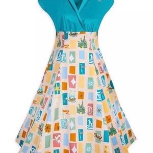 Disney Park Fantasyland Dress Shop sz M NWT